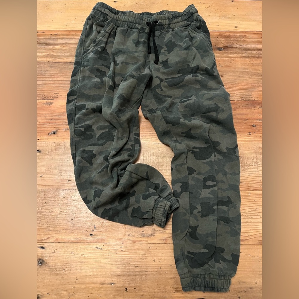 Cotton On camo joggers - size Medium